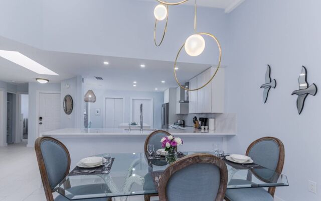 Yellow Pine Duplex Close to Pool & Tennis