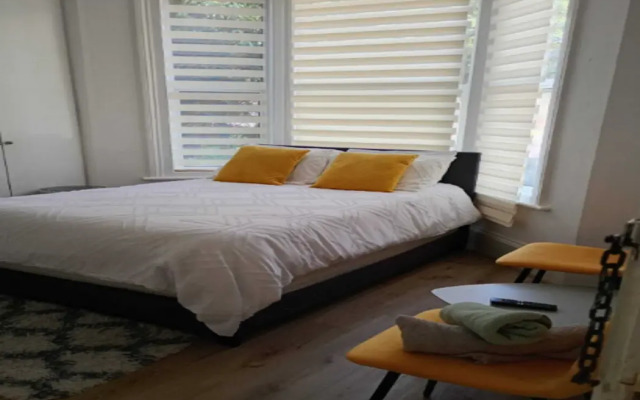 OYO Tottenham Stadium Stays