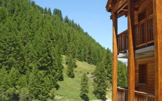 Adonis Molines by Olydea