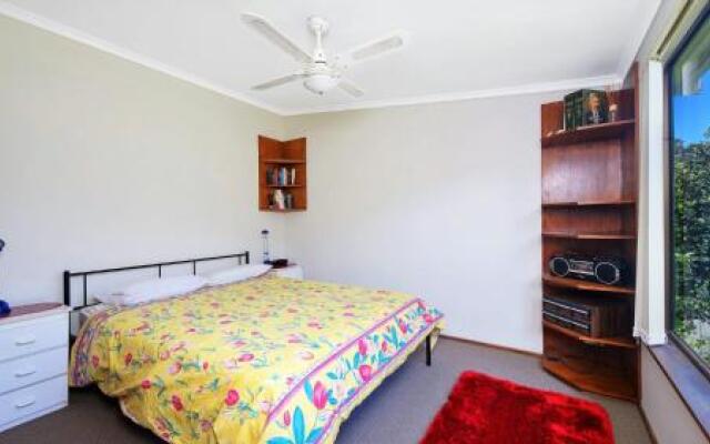 Cara Nobbys Beach 11 Wesley Avenue