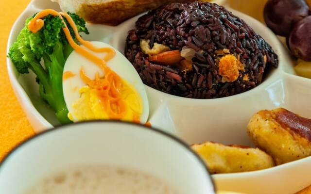 Honeysuckle Family Castle