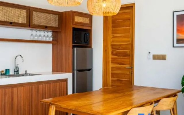 Jala Nyang Nyang 2-BR Villa | Private Pool & Rooftop – Kitchen – Pecatu