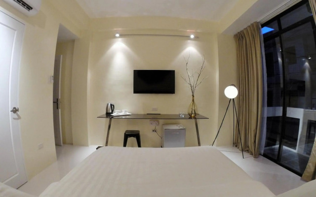 Luxx Boutique Boracay