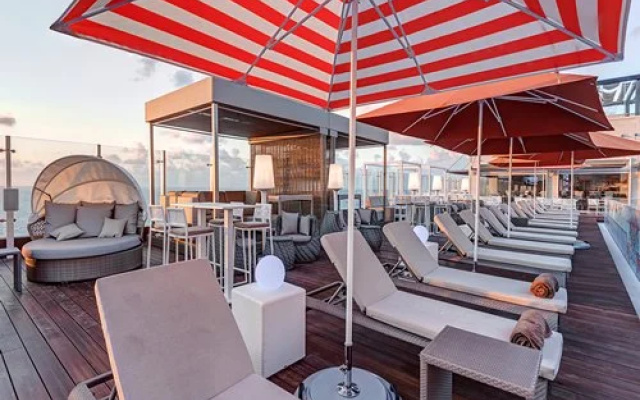 TravelSmart at Royalton CHIC Suites Cancun, Cancún, Mexico