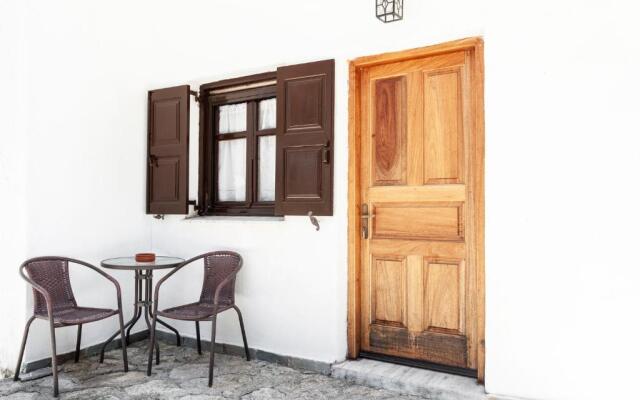 One Bedroom Apartment With Kitchenette# 12 A