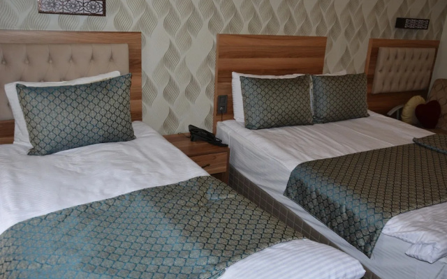 Ada Hotel
