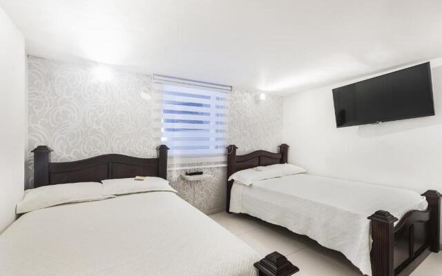 3H HOTEL Av 70