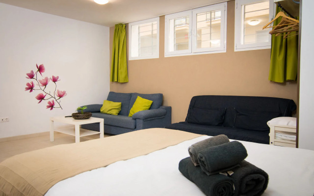 Holidays 2 Malaga Studios Juan De Mena