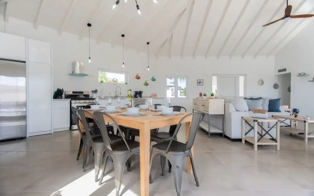 Breathtaking Prvt 4BR Pool Villa 5 Min to Beach