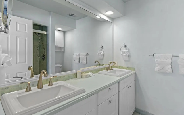 Green Reef #7- Emerald Horizon