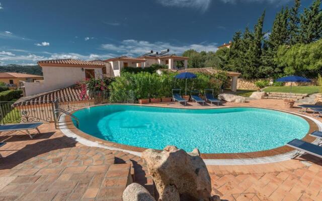 Bouganvillage Bilo With Shared Pool