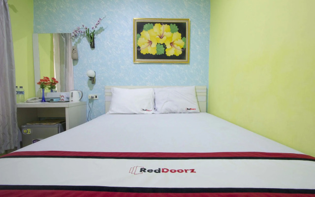 RedDoorz near Plaza Ambarukmo
