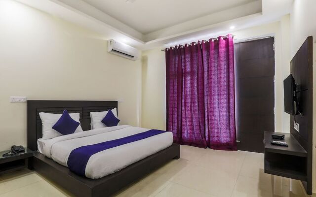 OYO 24269 Silverkey Medanta Sec 38