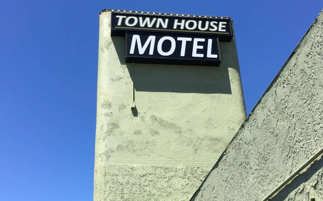 Town House Motel