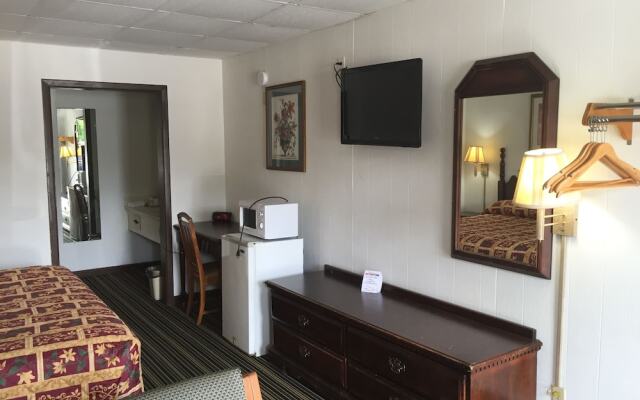 Scottish Inn & Suites