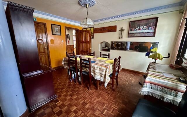Hostal Taxo Yura