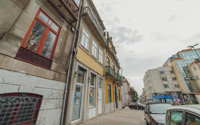 Porto Modern Downtown Apartment B With Garden