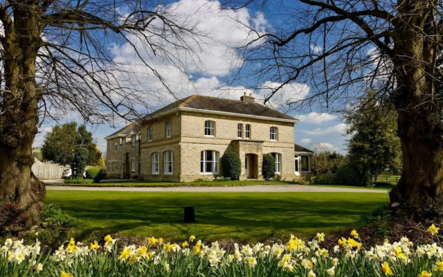 Walltree House