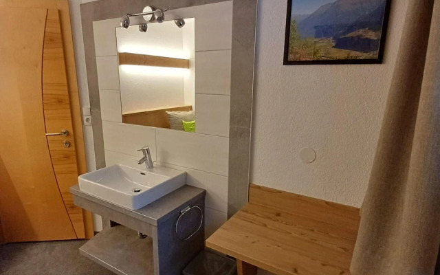 Apartment in Ski Paradise Near Trails