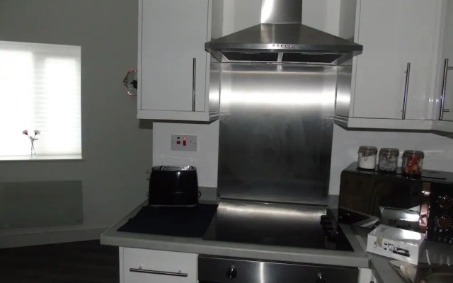 Captivating 1-bedroom Apartment in Bolton