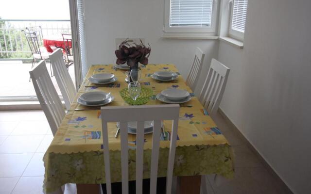 Mimice Bay Apartments