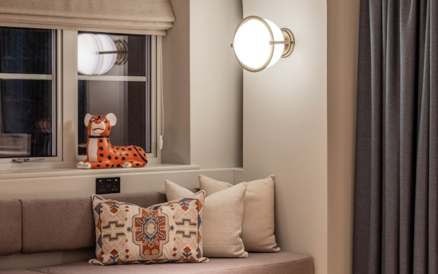 Stylish Studios SOUTHFIELDS STATION