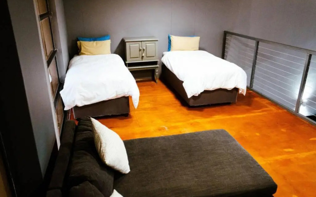 6 sleeper Luxury Condo-loft @ Point Waterfront