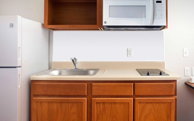 WoodSpring Suites Chicago Darien