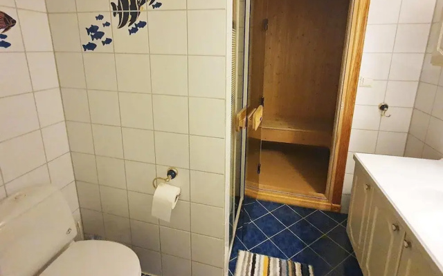 2 Person Holiday Home in Aheim