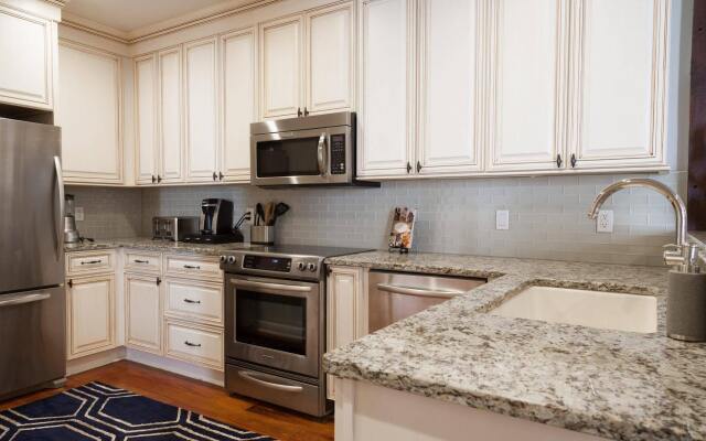 The Quarters on King