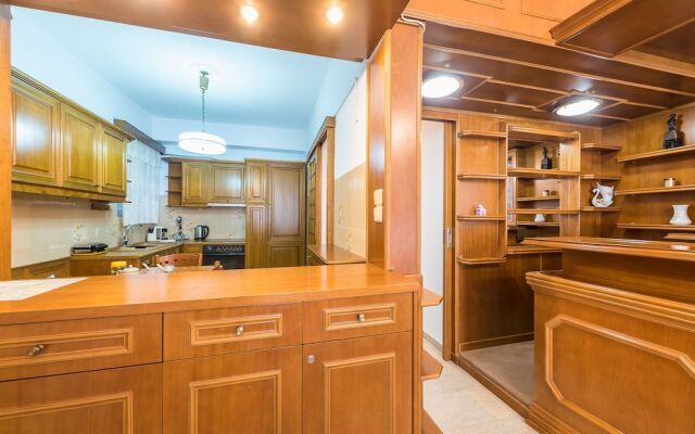 Vintage Acropolis Apartment