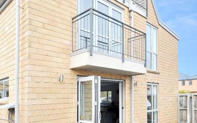 Regents 94A - Christchurch Holiday Homes