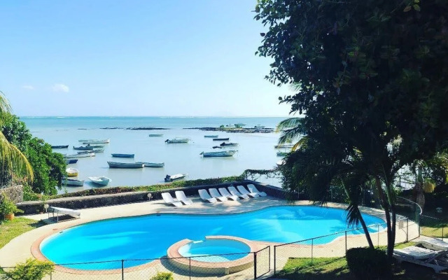 Beachfront Bungalow With Pool - by Feelluxuryholidays