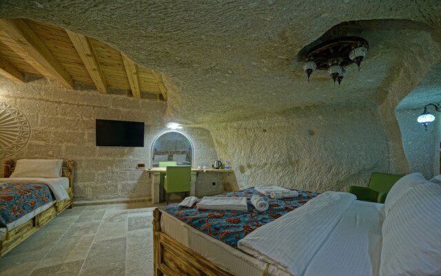 Zeus Cave Suites