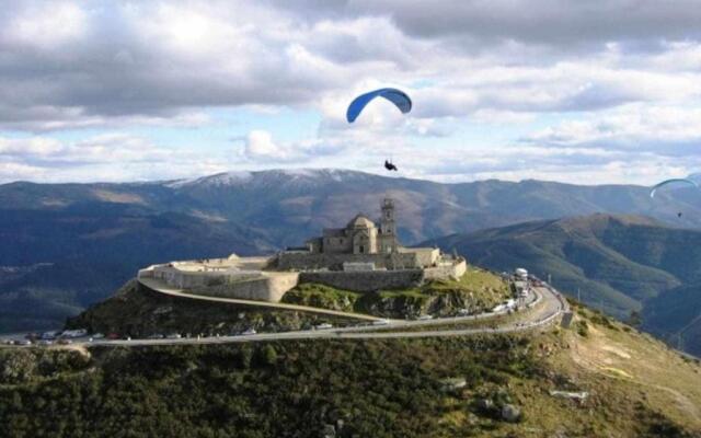 Casa do Tanque Camélias de Basto