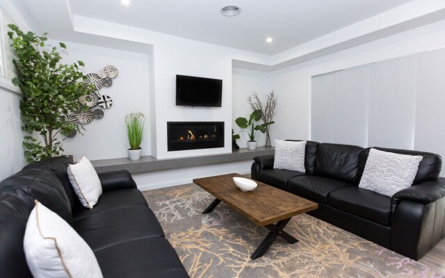 Two Ten Luxury CBD Accommodation