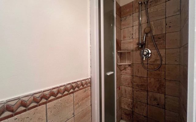 Charming Apt Near the Beach