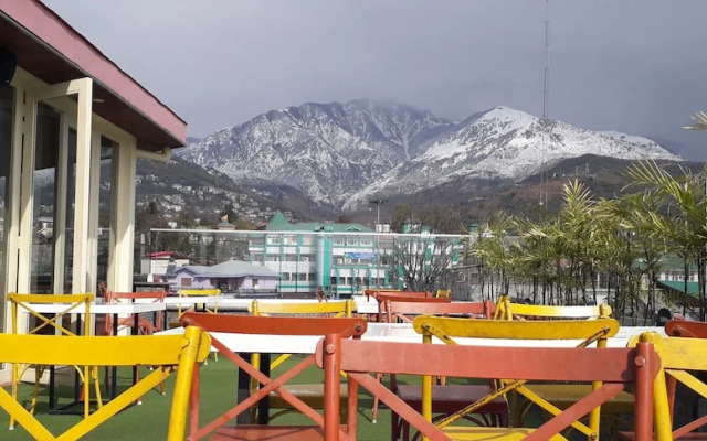 Hotel Center Point