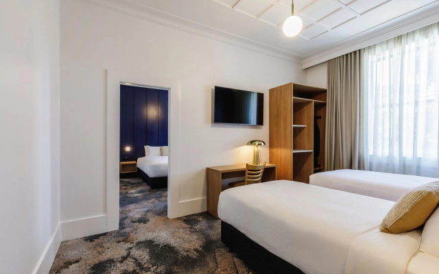Royal Exhibition Hotel – Guest Rooms – Sydney