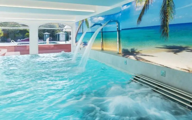 Vip's Motel Luxury Accommodation & Spa