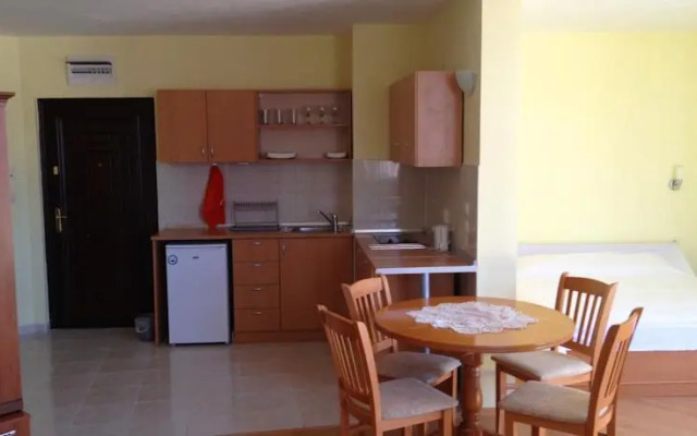 Studio in Semiramida Complex