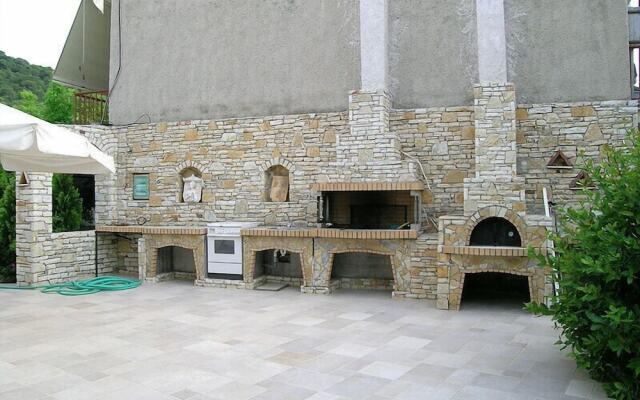 Magda's Kamares