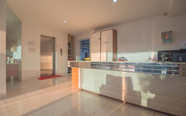 RedDoorz near Living Plaza Balikpapan