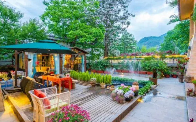 Lijiang Zuihuatang Inn (Shuhe Ancient Town)