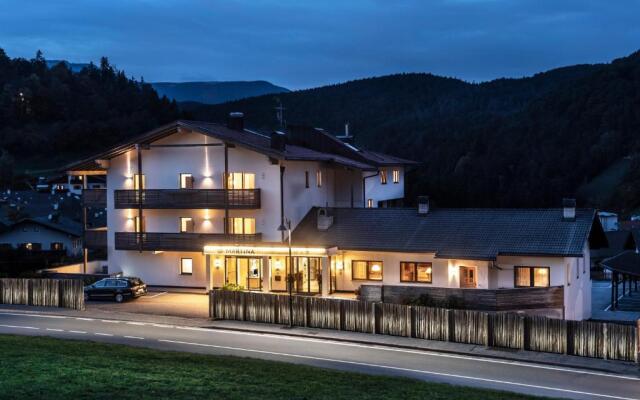 Martina Breakfast Lodge