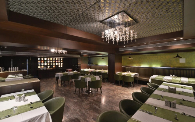 Hotel The Golden Oak Central by Citrus Prime