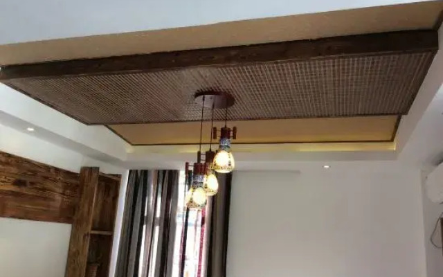 Gongshan Ancient Road Qingyuan Theme Hotel