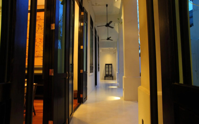 99 The Gallery Hotel