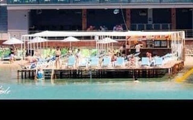 Sultans - Kings Hotel