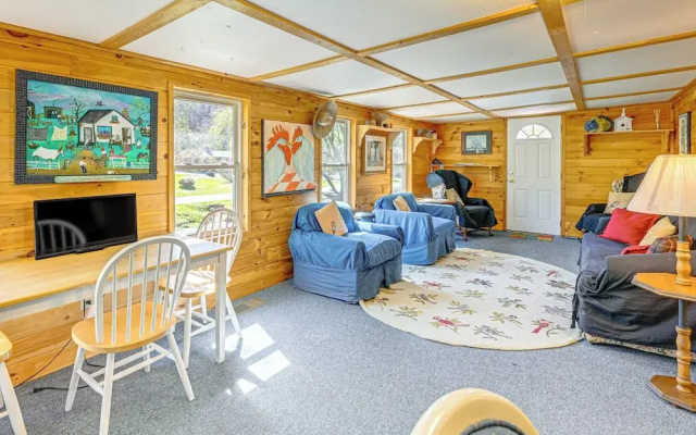 Fire Pit & Decks: Creekside Cabin in Robbinsville